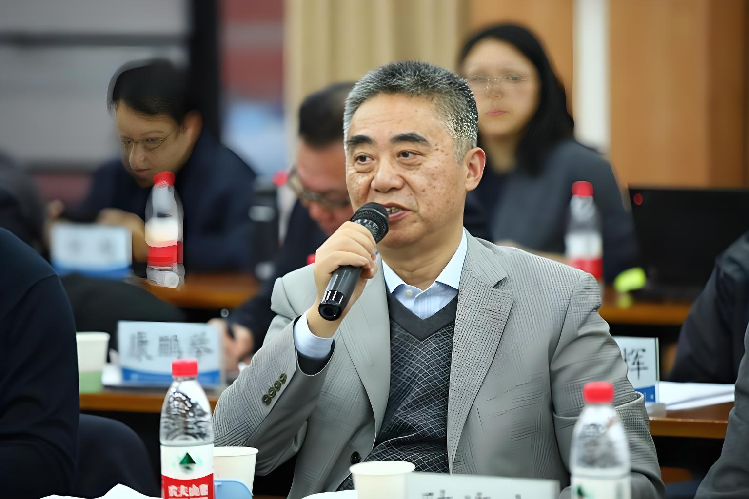 夏清.清华大学电机工程与应用电子技术系教授，博士生导师