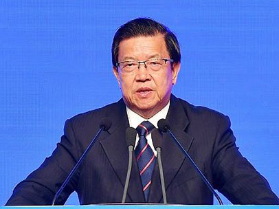 龙永图.原国家外经贸部副部长